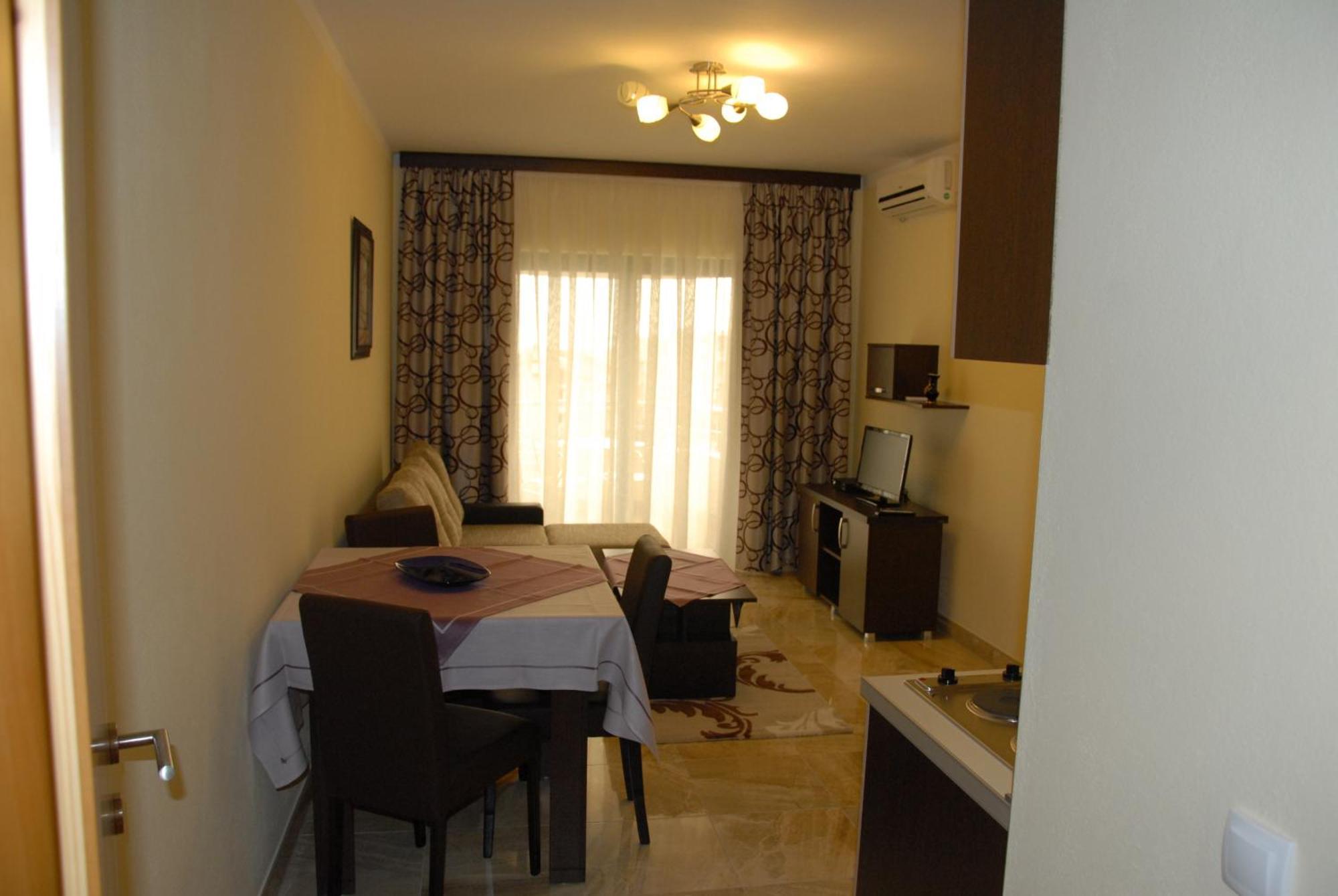 Guest House Evropa 2 Ulcinj Esterno foto