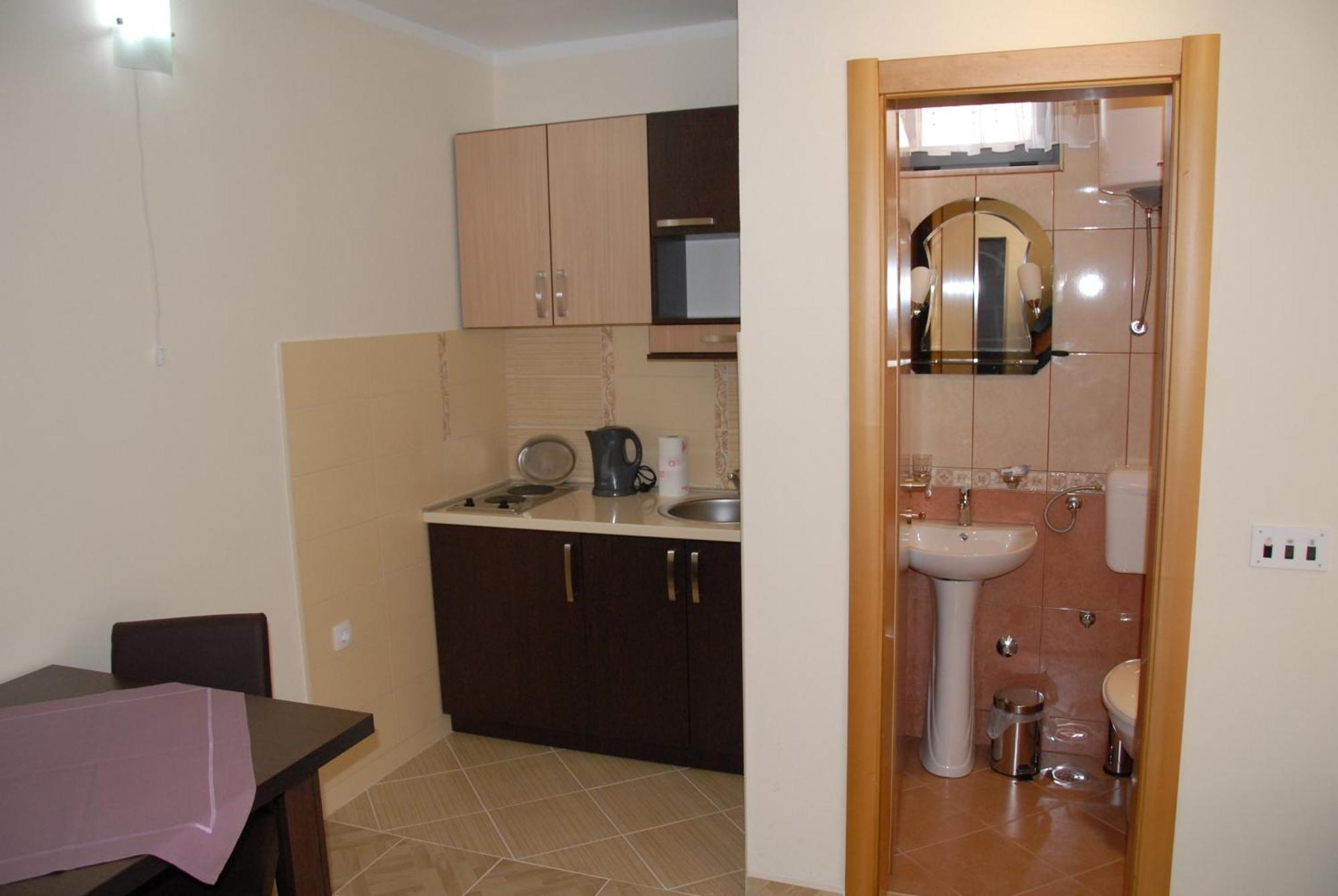 Guest House Evropa 2 Ulcinj Esterno foto