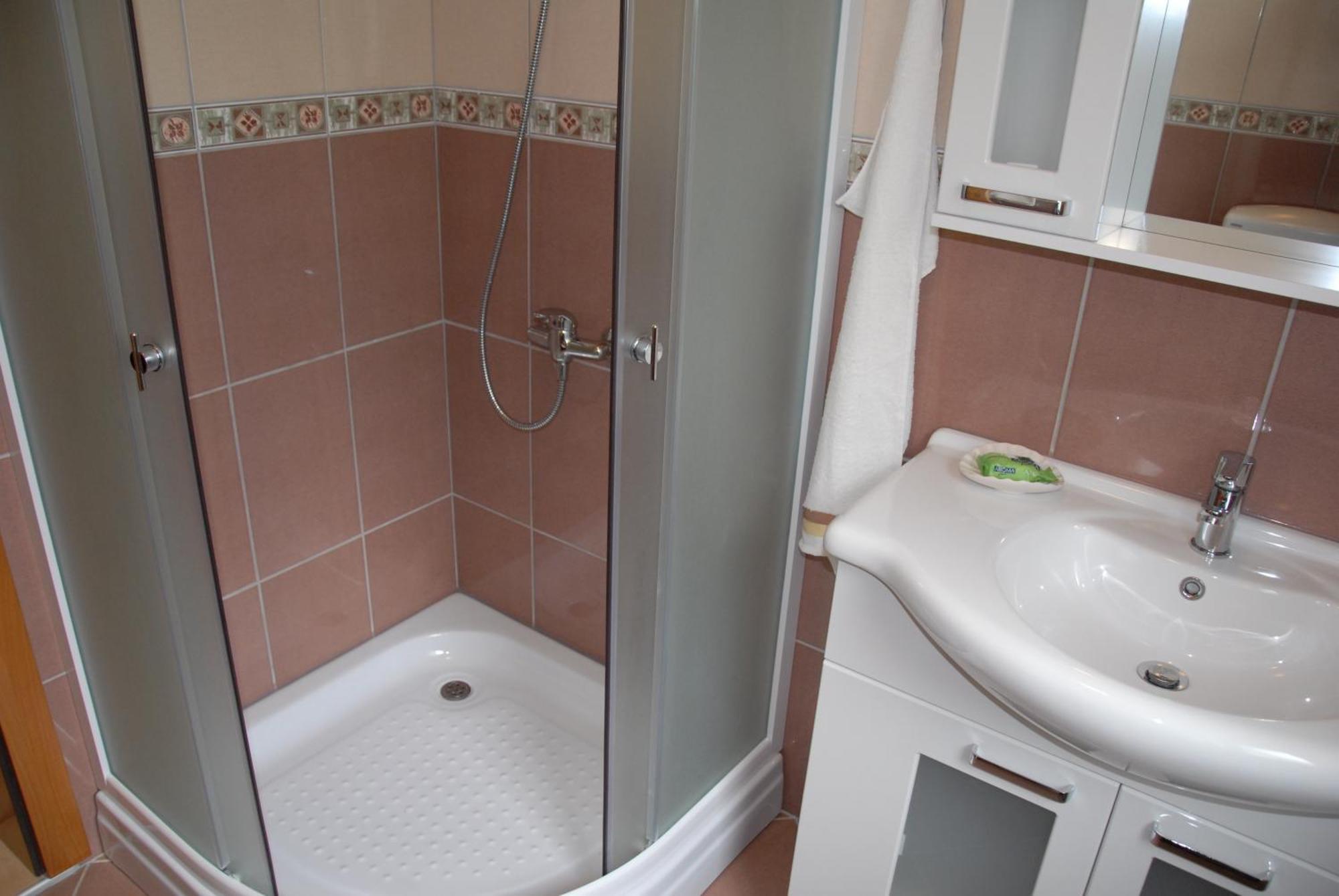 Guest House Evropa 2 Ulcinj Esterno foto