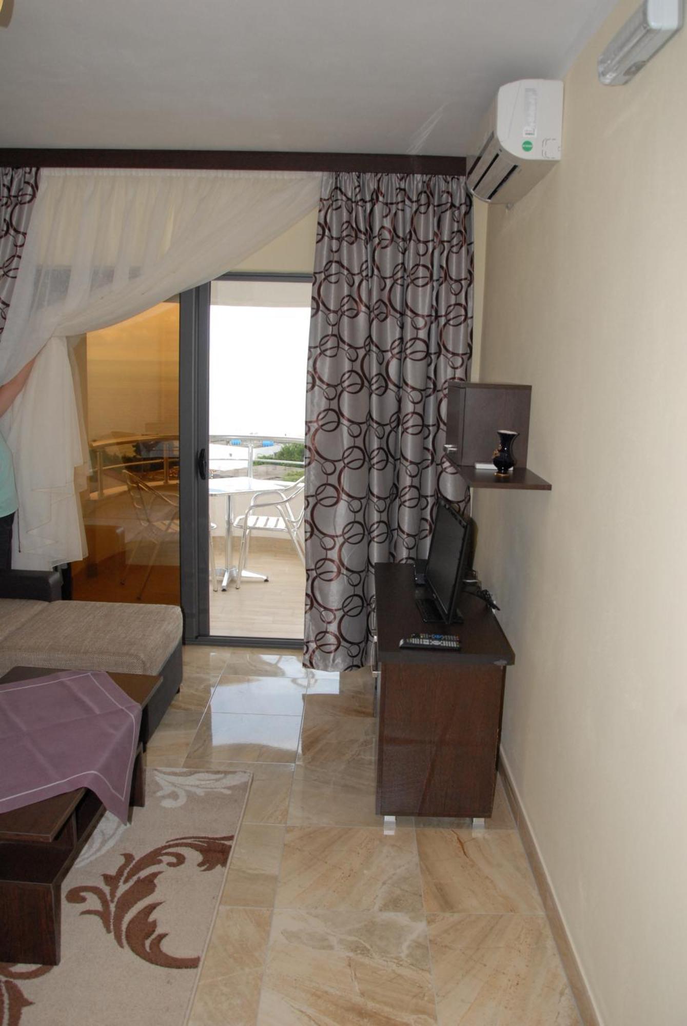Guest House Evropa 2 Ulcinj Esterno foto