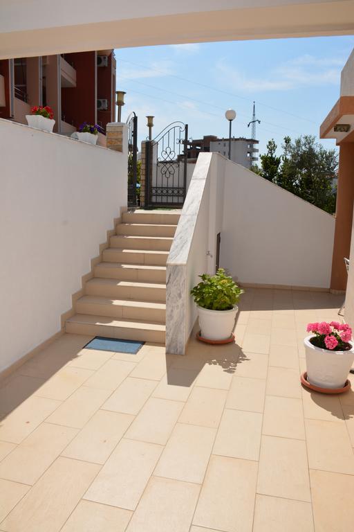 Guest House Evropa 2 Ulcinj Esterno foto