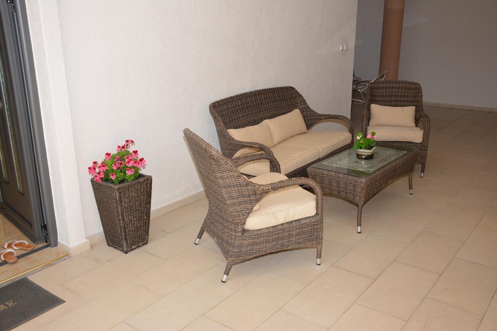 Guest House Evropa 2 Ulcinj Esterno foto