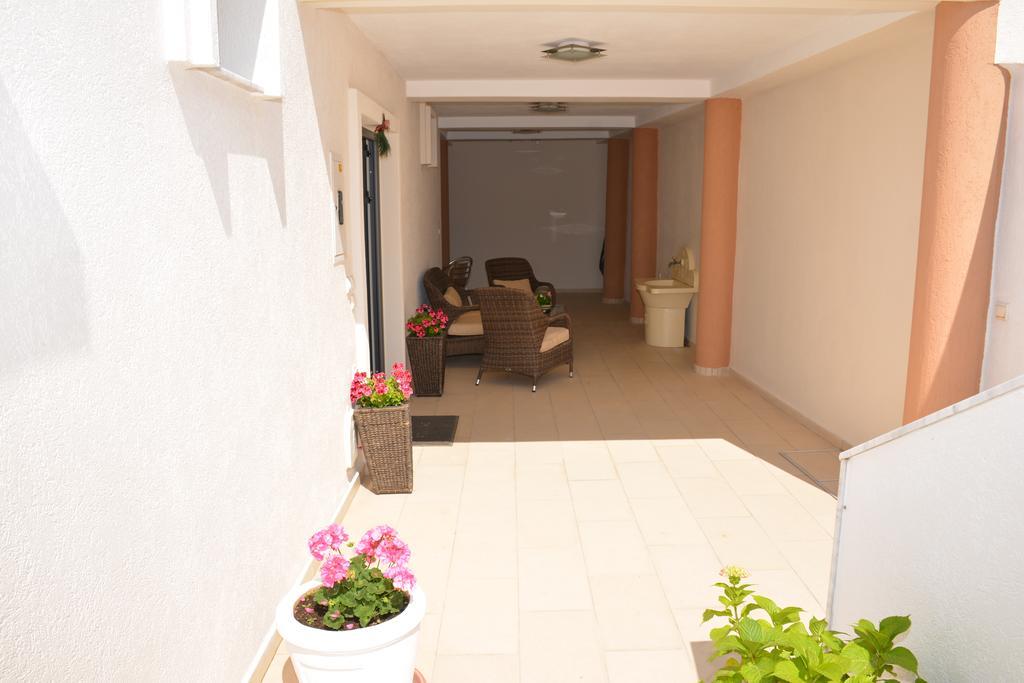 Guest House Evropa 2 Ulcinj Esterno foto