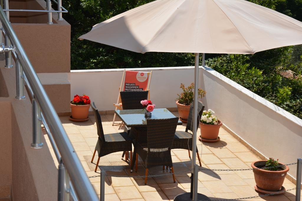 Guest House Evropa 2 Ulcinj Esterno foto