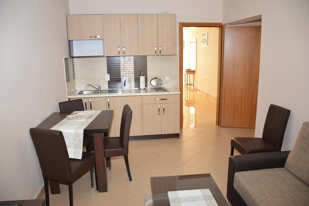 Guest House Evropa 2 Ulcinj Esterno foto